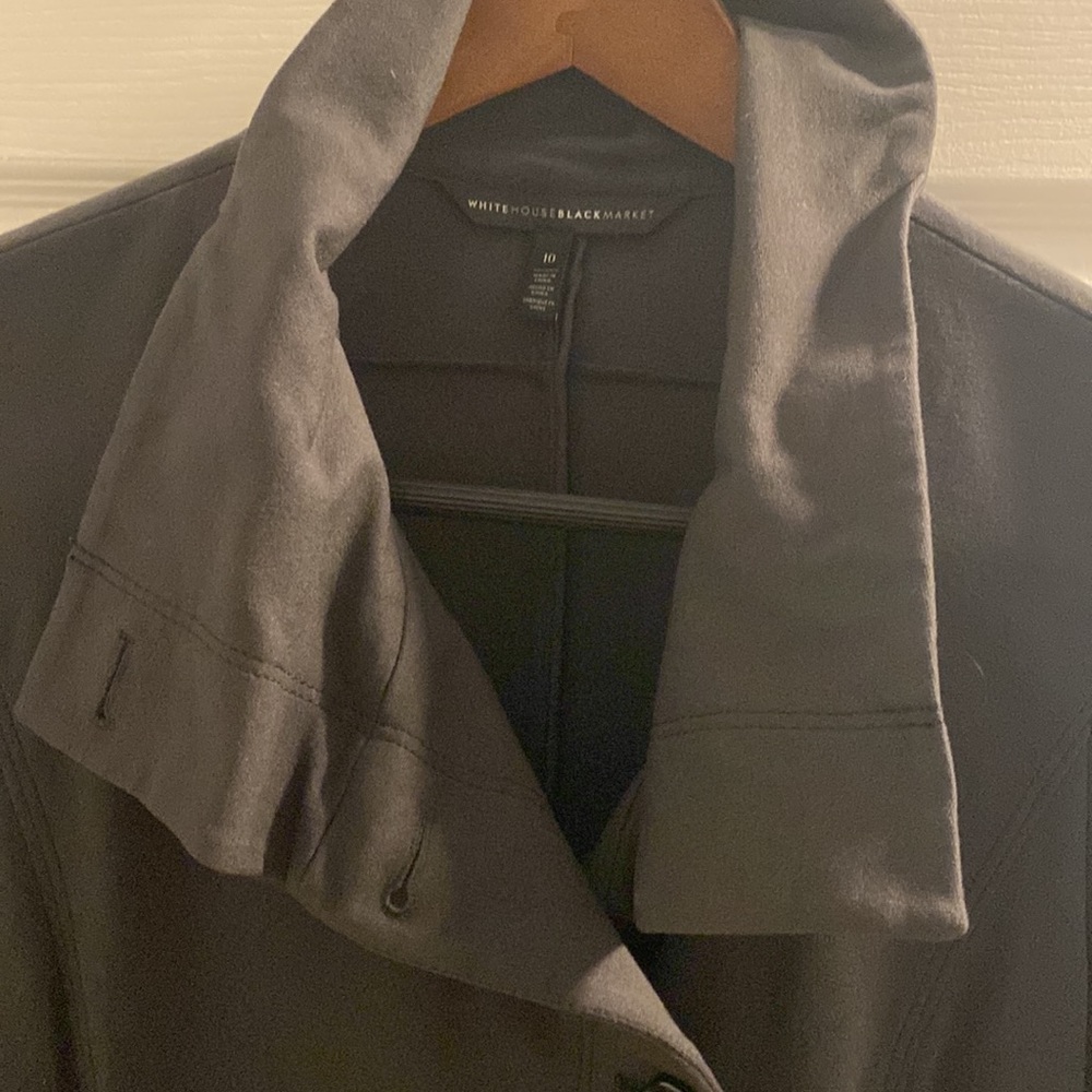 Whbm Size 10 Gray Pointe Side Button Blazer - image 3